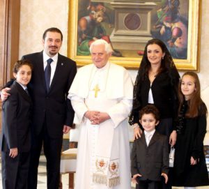 Il premier libanese Saad Hariri (sunnita)  ricevuto con la famiglia in udienza da Benedetto XVI nel febbraio del 2010.  