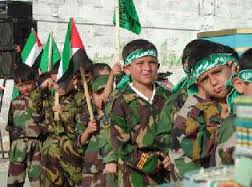 Bambini palestinesi addestrati all'odio